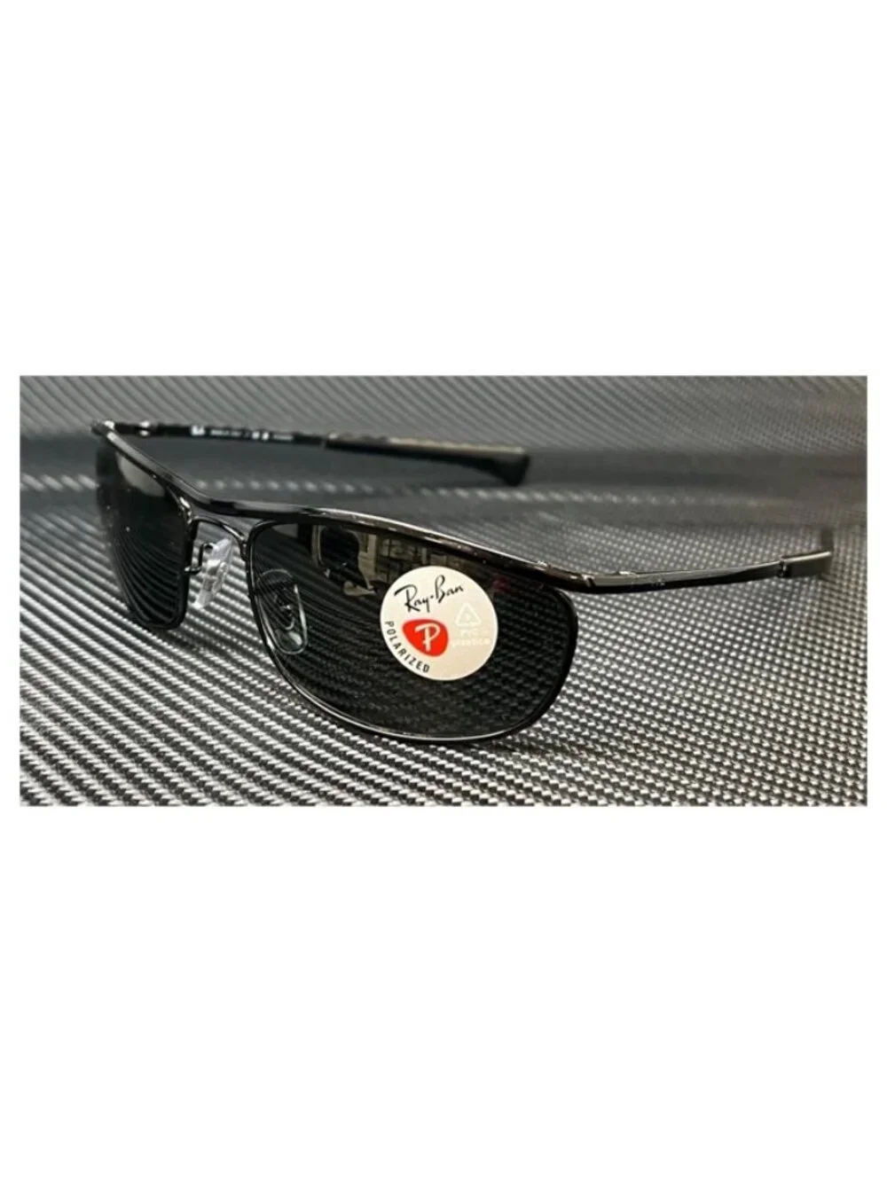 New Ray Ban Men  Black Sunglasses  62- 18- 125